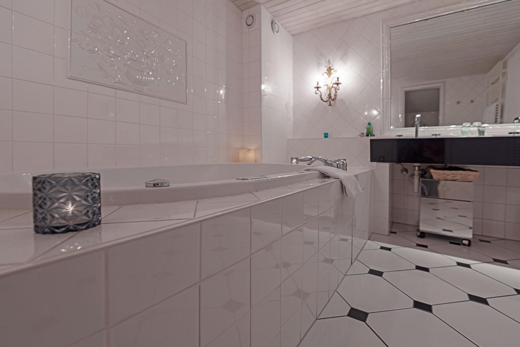 Le Mirabeau Hotel&spa Hotel